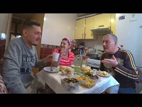 Видео: VLOG ВЫСТАВЛЯЮСЬ РОДИТЕЛЯМ ЗА ДЕНЬ РОЖДЕНИЯ