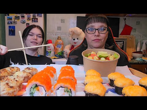 Видео: Мукбанг  | Запечённые роллы, салат Брут | Обжор Асмр