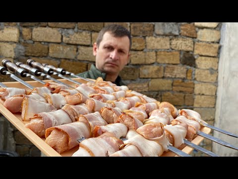 Видео: НОВИНКА! МЯСО КУРИЦЫ в БЕКОНЕ! ШАШЛЫК из КУРИЦЫ!