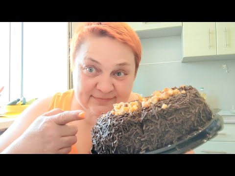 Видео: Сумасшедший ДР! Мама помогает с распаковкой! Фаршированные блинчики и вкусный торт!