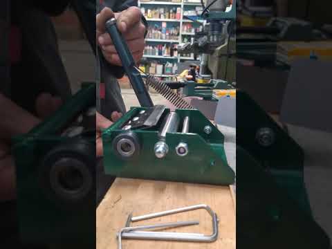 Видео: Двоильная машинка с ножом 100 мм.