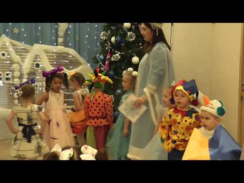 Видео: Первый новогодний утренник у Ангелины ☃️