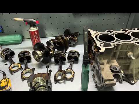 Видео: Киа сид G4FC расход масла и вымытые поршня.правильный подбор вкладышей!