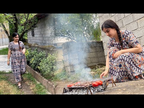 Видео: Простой деревенский день | Уборка, готовка и семейный обед