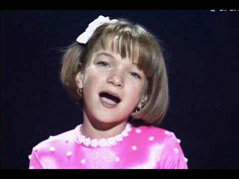 Видео: Юлия Малиновская и " Непоседы " - "Аллилуйя любви"