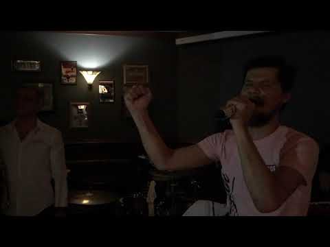 Видео: LampЫ Orchestra - Приказано дышать (Икар) - Квартирник в ББ