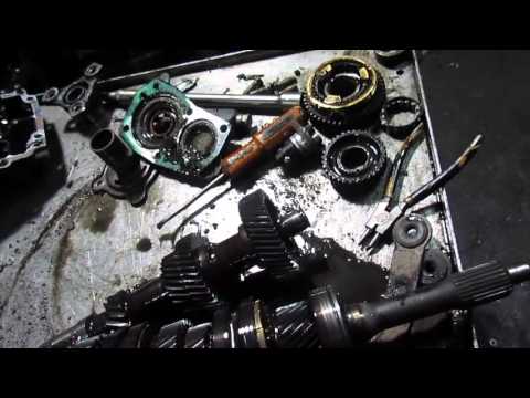 Видео: Mercedes Benz C180 1.8, Мерседес с 180 ремонт коробки. Устроняем чужие огрехи. часть 1