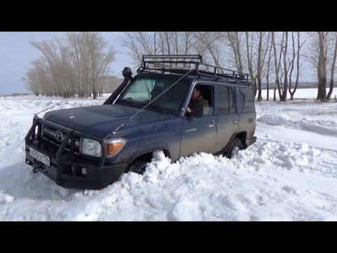Видео: Кое как пробились до реки. Покопали, полетали, порыбачили))