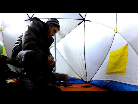 Видео: ЗИМНЯЯ РЫБАЛКА🎣 С НОЧЕВКОЙ🌛В ПАЛАТКЕ НА ЛЕЩА (ВАЗУЗА-ЯРЫГИНО).