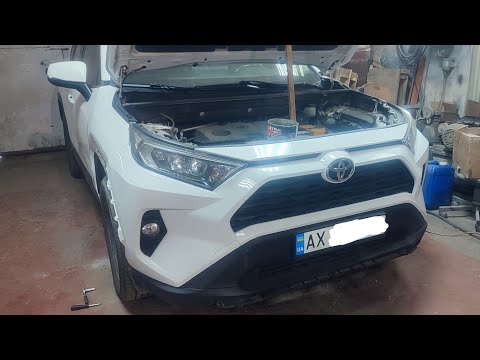 Видео: Toyota RAV4 как снять бампер,  обшивку двери, (карту двери)
