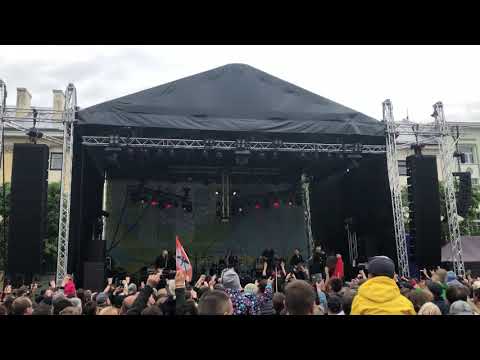 Видео: Алиса — Солнце на блюдце (Нарва, Петровская площадь, 01.06.2019)