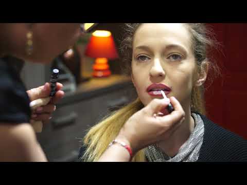 Видео: Червило - Glitter Lips