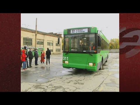 Видео: Первый отреставрированный троллейбус из Твери выпустили на линию в Новосибирске