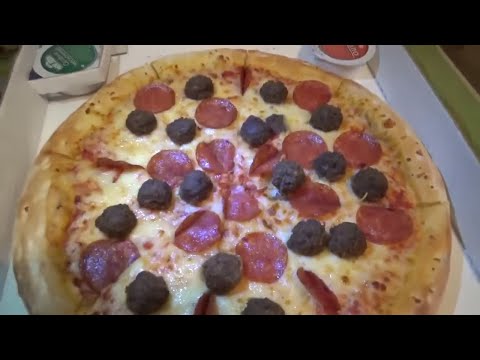 Видео: Пицца Папа Джонс (Papa John's) Митбол Пепперони
