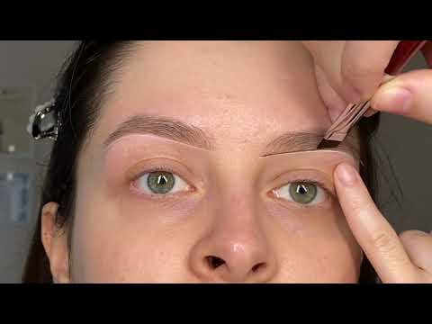 Видео: Окрашивание бровей хной #хна#брови#бровист#окрашиваниебровей#коррекциябровей