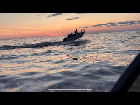 Видео: Окунь за Ладогой. Рыбалка 🎣 на Ладожском озере.