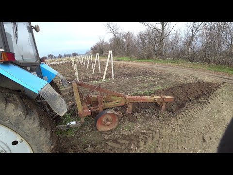 Видео: Пахота на МТЗ-82ч.1, настраиваю древний плуг ПЛН 3-35