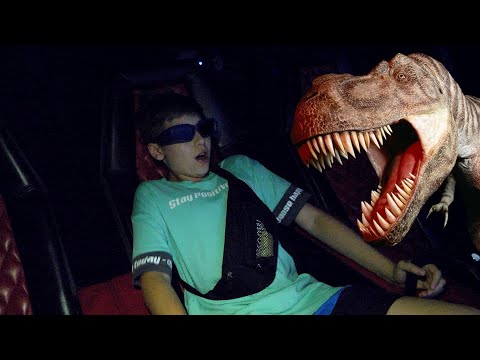 Видео: 7D КИНОТЕАТР ОКАЗАЛСЯ СЛИШКОМ РЕАЛЬНЫМ!!!