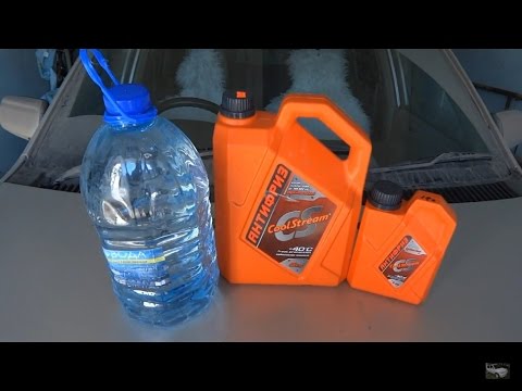 Видео: Замена охлаждающей жидкости на Mazda Demio