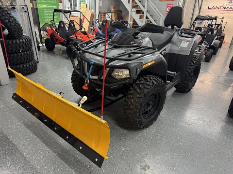 Видео: Лучшее предложение на 4-колесный транспорт? НОВЫЙ квадроцикл Hisun Tactic 750 + снегоочиститель, ...