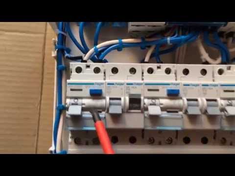 Видео: Сборка трехфазного распределительного щита на узо.