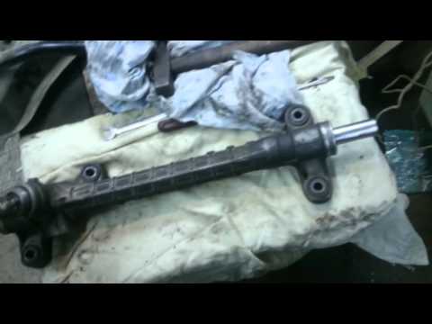 Видео: Решение проблем, со стуком в рулевой рейки. Toyota Corolla 120