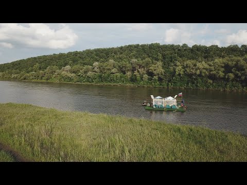 Видео: Сплавились на ПЛОТУ по дикой РЕКЕ. Рыбалка во время сплава