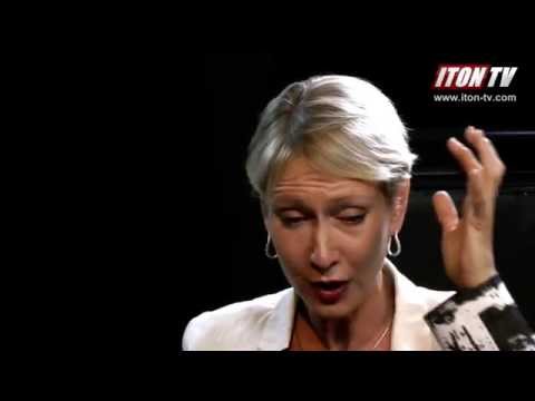 Видео: Ирина Богушевская: - Близкие люди могут сделать очень больно