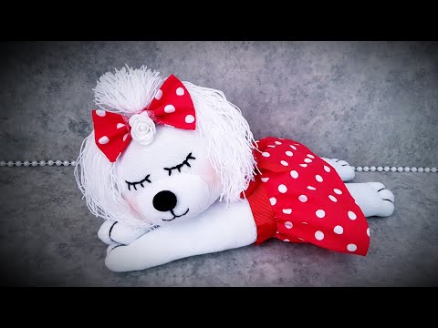Видео: ❤Замечательная идея игрушки из носков/😍Как сделать спящую волосатую собаку