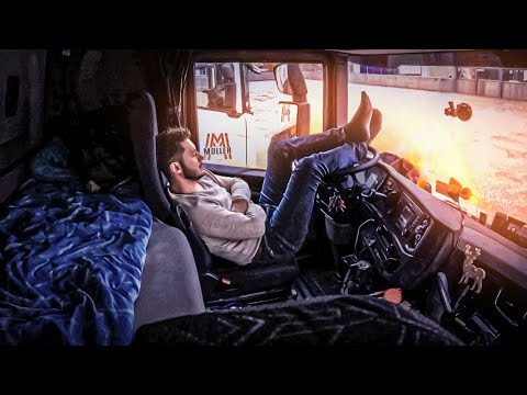 Видео: Водитель грузовика Готовит еду в грузовике и утреннюю рутину