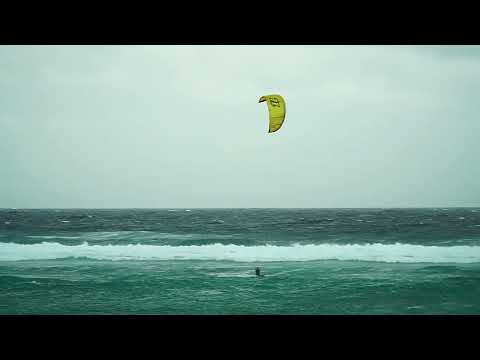 Видео: Обзор тестов кайтов для бигэйра 2023г. Big air kites test. Duotone, North, Ozone, Core.