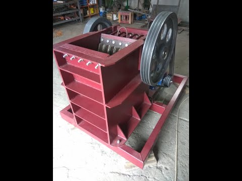 Видео: Щековая дробилка 116 (мелкого дробления)
