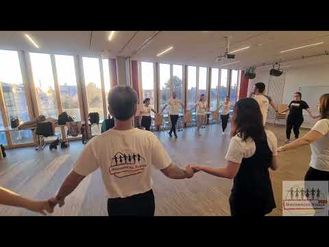 Видео: Мюнхенско хорце орехово хоро munchenskohorce orechovo horo