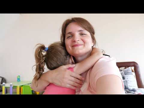 Видео: VLOG Серёжа наступил на краба. Реакция Алисы на Ларису