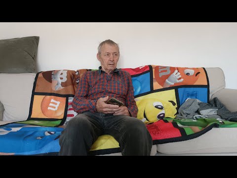 Видео: Отец и сын далеко от родины в прямом эфире!