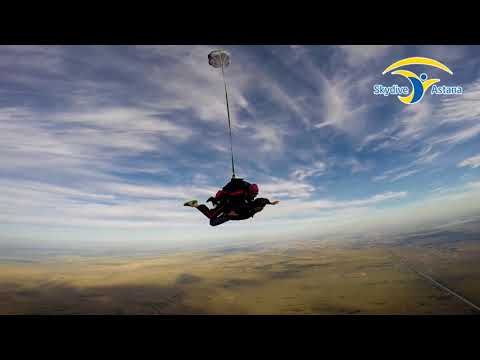 Видео: Skydive Astana Прыжки с парашютом в Астане - Тандемы (часть1)