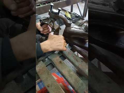 Видео: ЛуАЗ,  поворотные кулаки на шаровых опорах.