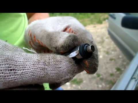 Видео: Воняет бензином в салоне авто ВАЗ 2115 (Часть3):Замена уплотнительных колец на форсунках ваз