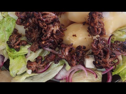 Видео: ОСЬМИНОГ!! ПЕРВЫЙ РАЗ ГОТОВИМ