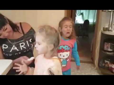 Видео: Чихаем)))