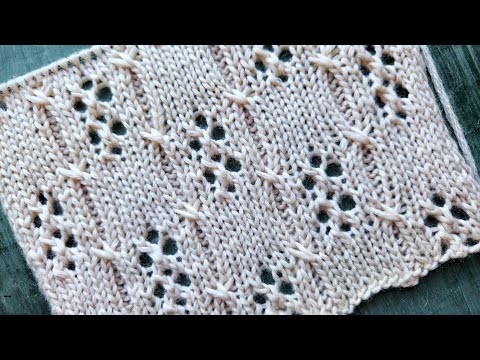 Видео: Красивый ажурный узор в виде шахматки 💥 Для вязания джемпера,  кардигана, палантина 