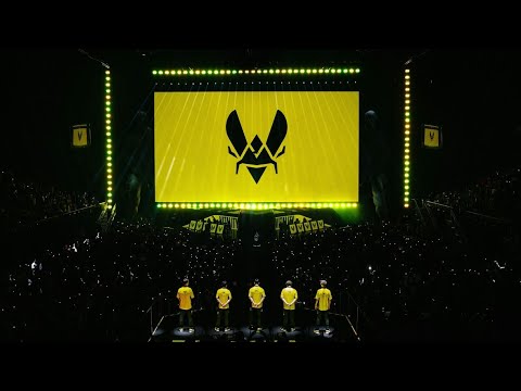 Видео: ЭВЕЛОН СМОТРИТ ФИНАЛ МАЖОРА! VITALITY VS MONGOLZ / BLAST AUSTIN MAJOR 2025 / КРАСИВАЯ ИГРА!