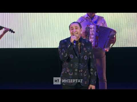 Видео: Рәсим Низамов “Болытлар агар инде”җырын башкара