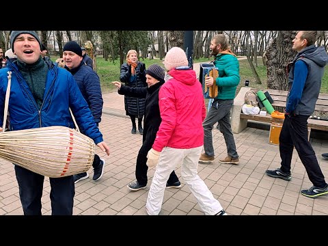 Видео: Харинама сан-киртана в Феодосии