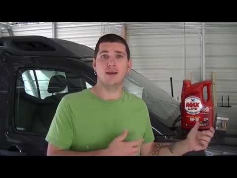 Видео: Как заменить масло на Nissan Xterra