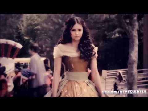 Видео: Деймон и Елена - Всем доволен