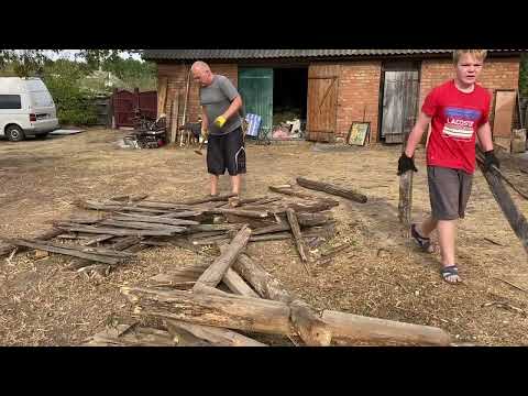 Видео: Из города а село. ПХД по двору с Михаилом. Можно было и больше сделать, но нет ни сил ни времени!