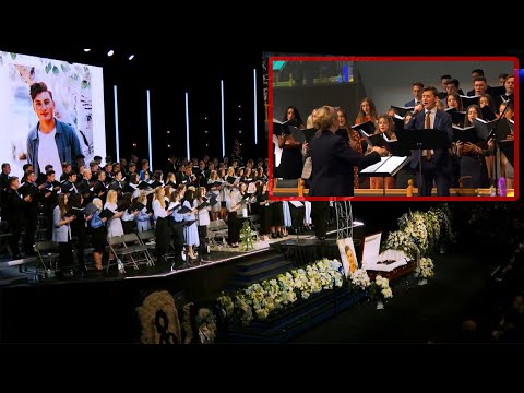 Видео: Молодёжный хор, Рувима Стукова, повторил песню | Будь со мною | На траурном служении💔