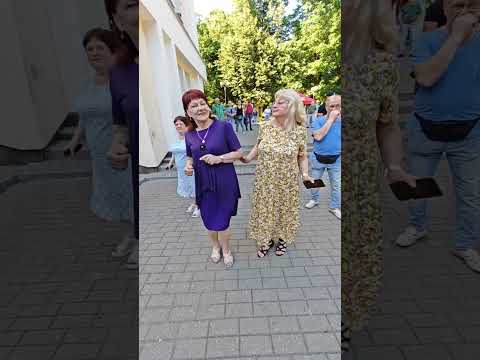 Видео: 6.07.24г..."Ты Не Падай на Колени"... Лора Виталь... звучит на танцполе в Гомеле...