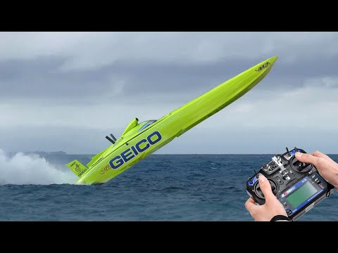 Видео: Как сделать Miss Geico Zelos Proboat RC Speed Boat